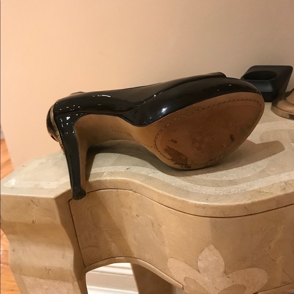 Shoes - Picture 3 of 4